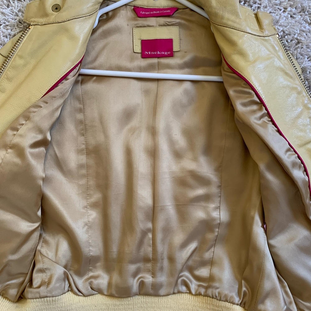 Leather jacket - Picture 2 of 4